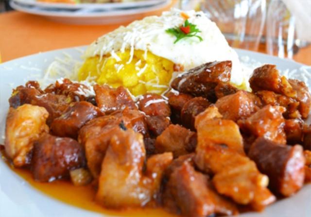 Отель Pensiune Restaurant Brandusa Сучава Экстерьер фото